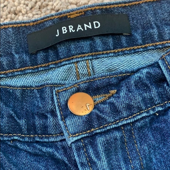 J Brand cut off short in Clear View - Picture 4 of 8